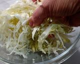 Foto del paso 1 de la receta: Ensalada de Repollo Nutritiva con Mix de Semillas y Huevo Duro
