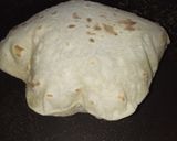 A picture of step 6 of Roti mayonnaise quesadilla.