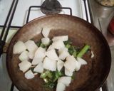 Foto del paso 6 de la receta: Chayote salteado con acelga