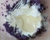 Foto langkah ke 2 dari resep Bola Ubi Ungu Isi Cokelat.