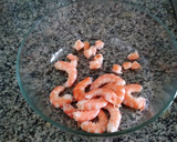 Foto del paso 2 de la receta: Ensaladilla de pasta con langostinos