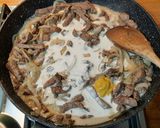 Tejfölös sertés máj kuszkusszal recept fázis 2 fotója