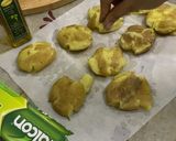 A picture of step 4 of Smashed Pizza Potatoes.