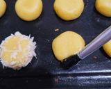 Foto langkah ke 4 dari resep Thumbprint Choco Cheesy.