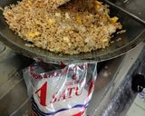 Foto langkah ke 2 dari resep Nasi Goreng.