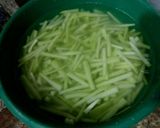 Foto langkah ke 1 dari resep Tumis Labu Siam Sederhana.