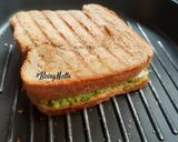 A picture of step 5 of Cheesy Green Aloo Grill Sandwich.