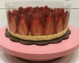 Foto langkah ke 6 dari resep Strawberry shortcake keto birthday cake.