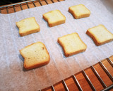 Foto del paso 1 de la receta: Panecillo de rulo de cabra, cebolla caramelizada y caramelo