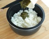 Foto langkah ke 9 dari resep Resep Ayam Goreng Bawang Putih & Nasi Daun Jeruk (Resep Devina Hermawan).