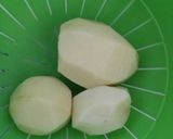 A picture of step 6 of Patatas Bravas.