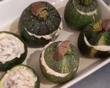 Une image de l'étape 7 de Courgettes rondes farcies à la ricotta et aux champignons.