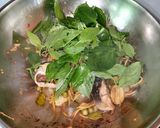 รูปขั้นตอนการทำที่ 6 ของ ผัดเผ็ดปลาดุกสด
