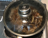 A picture of step 3 of Pork chop with onion.