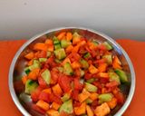 ગાજર કાકડી અને ટામેટાનું સલાડ (Gajar Cucumber Tomato Salad Recipe In Gujarati) રેસીપી સ્ટેપ3ફોટો