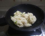 A picture of step 1 of Corn paneer suji kachori.