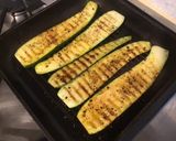 Une image de l'étape 6 de Courgettes grillées aux deux fromages et épices espagnoles.