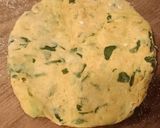 A picture of step 3 of Soya Flour and Methi Paratha.