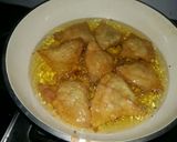 A picture of step 10 of Aaloo chicken samosa.