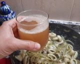 Foto del paso 7 de la receta: Calamares con tomate, almejas y gambas