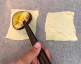 Foto del paso 7 de la receta: Hojaldre de berenjena con pera encebollado y corona de cabra