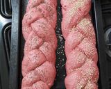 Foto del paso 4 de la receta: Pan trenzado de remolacha