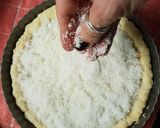Foto del paso 6 de la receta: Tarta de dulce de leche y coco merengado