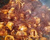 Foto del paso 5 de la receta: Fideos tostados con rape y marisco