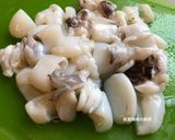 A picture of step 1 of Stir-Fried Baby Squid.