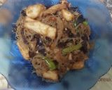 Foto langkah ke 3 dari resep Tumis Bihun Jamur Kuping.