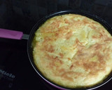 Foto del paso 6 de la receta: Tortilla de patatas al vapor con crema de apio y pinchos de caqui y melón