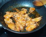 Foto del paso 2 de la receta Brochetas de langostinos con mahonesa de ajo un poco "amariscada