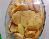 صورة لخطوة 2 من وصفة بطاطا في الكوشة مع دجاج محمر 😋😋