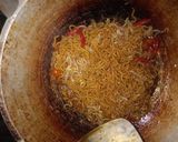 Foto langkah ke 10 dari resep Mie Goreng Tauge.