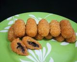 Foto langkah ke 4 dari resep Kroket ubi isi cokelat meises.
