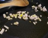 A picture of step 1 of Baccalà alla livornese.