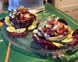 Une image de l'étape 13 de Chaudrons sanguinaires de salade composée (tomates,concombre,feta).