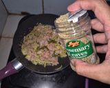 Foto langkah ke 4 dari resep Omlet Telur Dadar Ayam Chicken Rosemary satset sederhana.