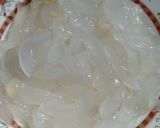 A picture of step 2 of Rose milk ice apple.