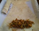 A picture of step 6 of Chicken veg macroni roll.