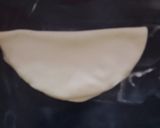 Foto del paso 1 de la receta: Facturas con tapas de empanadas🥐