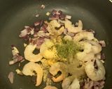 A picture of step 3 of Prawn white pasta (veggie).