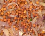 चना प्याज (Chana pyaz recipe in hindi) रेसिपी चरण 2 फोटो