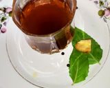 तुलसी अदरक हर्बल काढ़ा (Tulsi Adrak Herbal kadha recipe in Hindi) रेसिपी चरण 5 फोटो