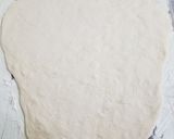 A picture of step 6 of Homemade 1/2 meter pizza.
