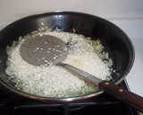 Foto del paso 7 de la receta: Arroz con calabacín y all i oli