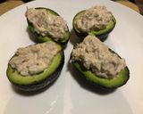 Foto del paso 3 de la receta: Aguacates rellenos de atún