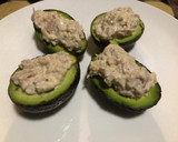 Foto del paso 3 de la receta: Aguacates rellenos de atún