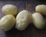 Foto del paso 2 de la receta: Ensalada de salmón con huevo poché