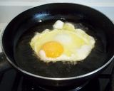 Foto del paso 4 de la receta Huevo frito con guisantes